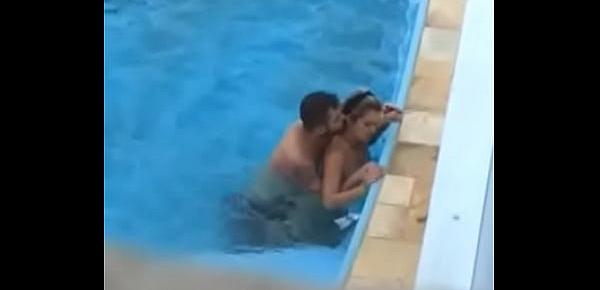  Sexo na piscina em Catolé do Rocha